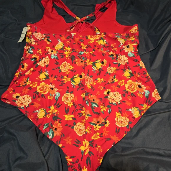Penningtons - 1-Piece Wireless Floral Swimsuit - 3X - NWT - Picture 7 of 8